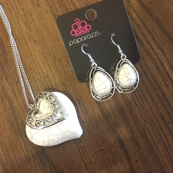 paparazzi Jewelry - Earrings & necklace paparazzi Jewelry - Earrings & necklace